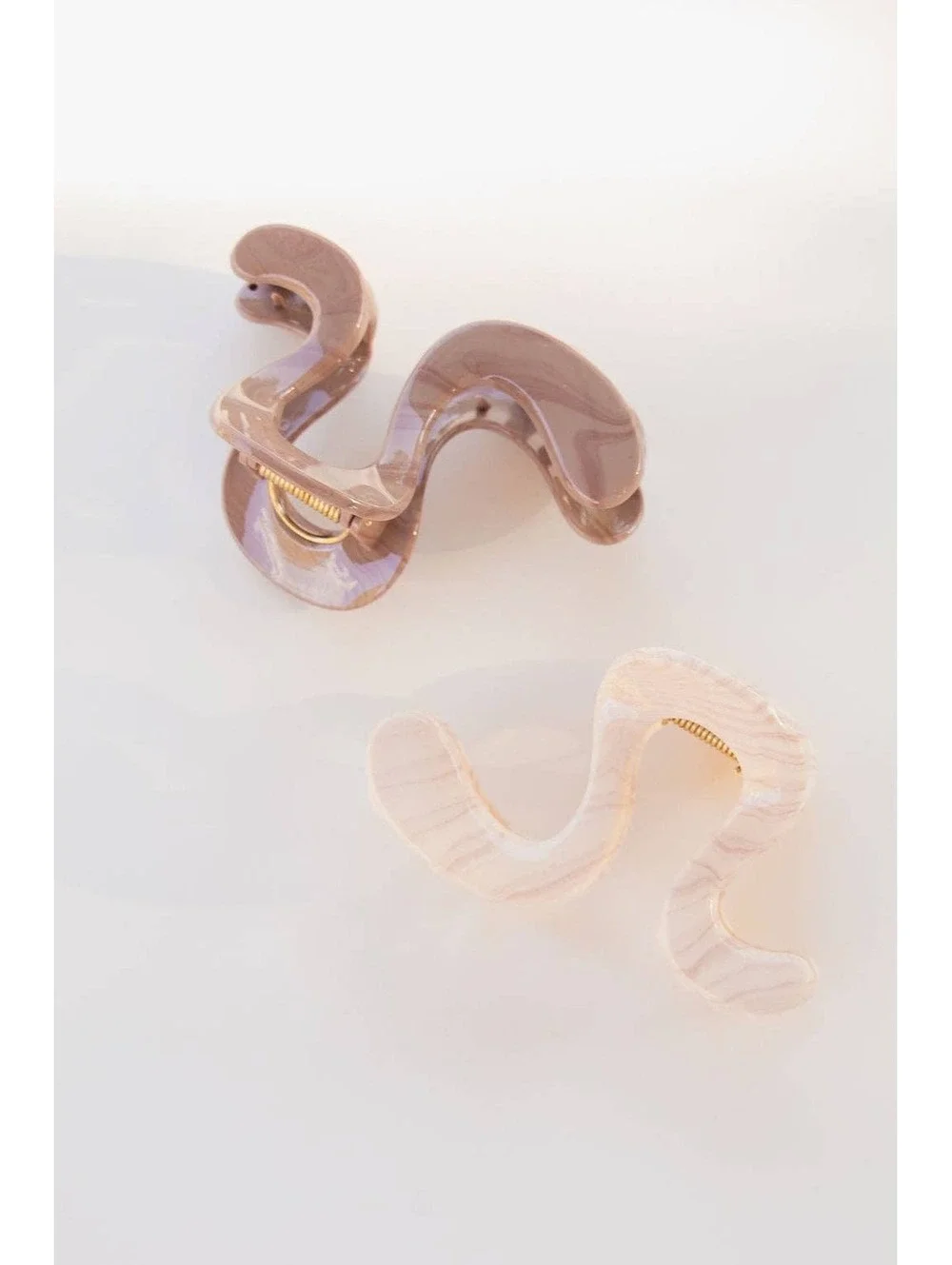 Andi Taupe Swirl Wave Large Hair Claw Clip 4.5 Inch